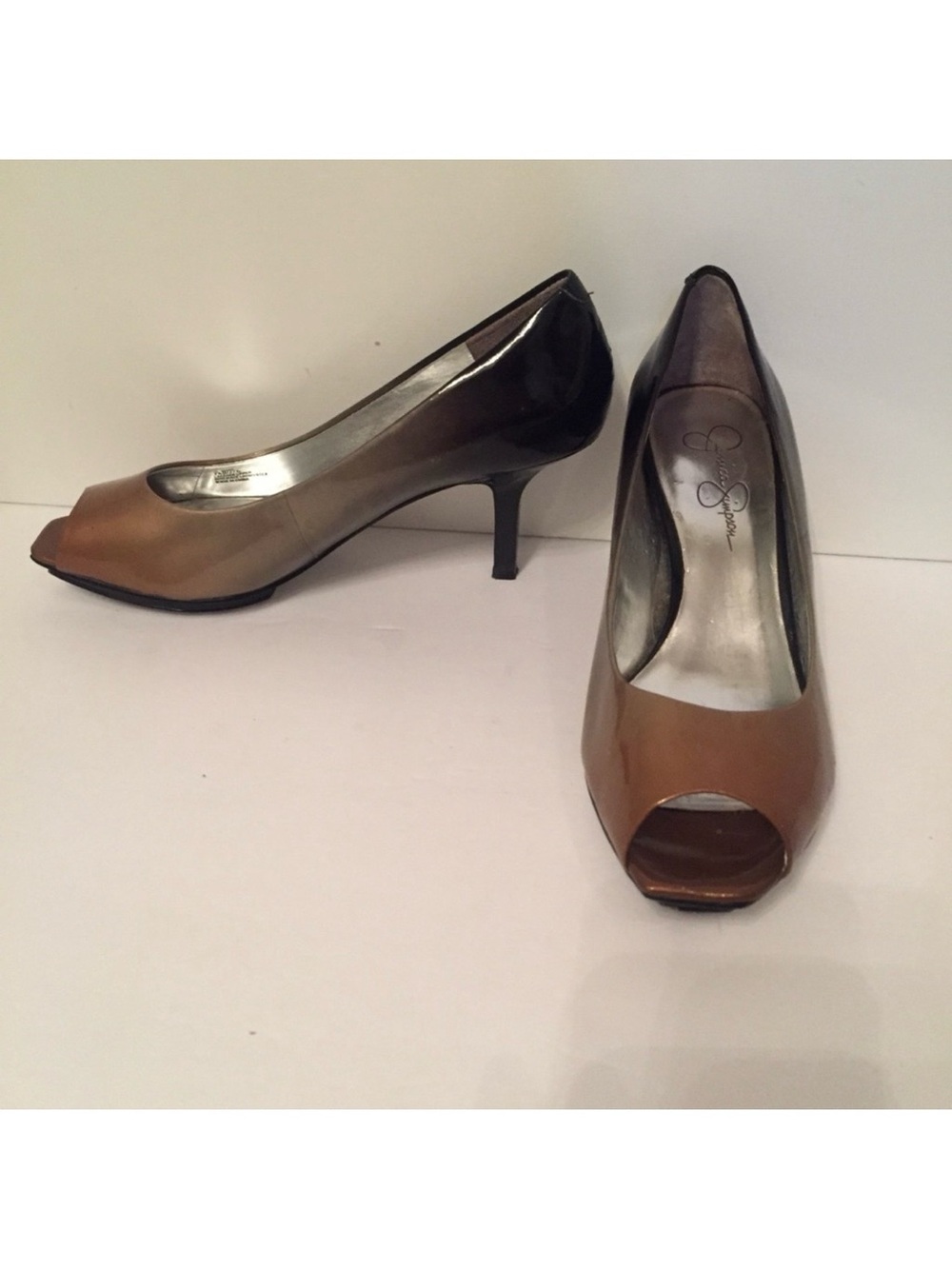 JESSICA SIMPSON HEELS PEEP TOE OMBRÉ BLACK GRAY GOLD PATENT LEATHER Size 7.5 B